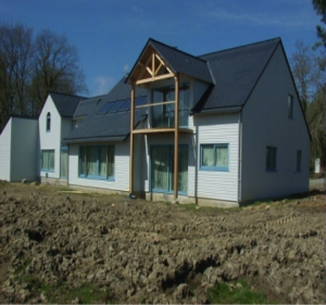 Construction contemporaines en béton de chanvre projeté par voie sèche